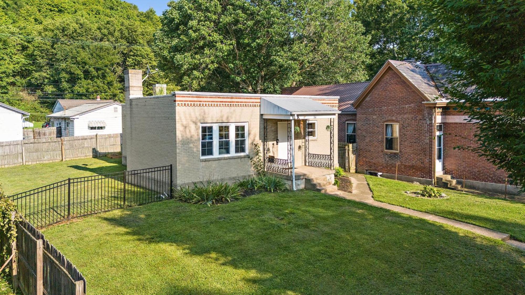 Unique Historic Bnb Madison Extérieur photo